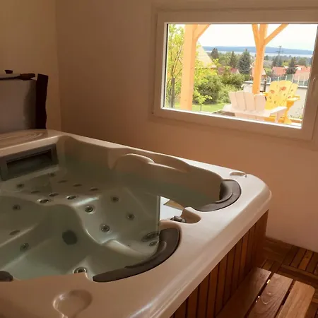 Apartmán Atlas - Panoramas Pihenohely A Balatonnal *